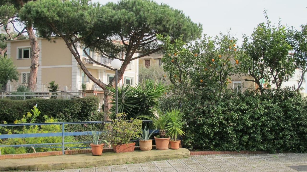 La Casetta Di Posillipo Napels Buitenkant foto